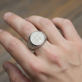 Bild in Galerie-Betrachter laden, Saint Benedict Ring - Gold
