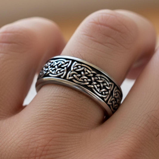 Celtic Knot Ring – Engravable