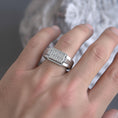 Bild in Galerie-Betrachter laden, Six-Stone Grid Signet Ring – Solid Gold or 925 Silver, Men’s Modern Geometric Ring, Luxury Statement Jewelry
