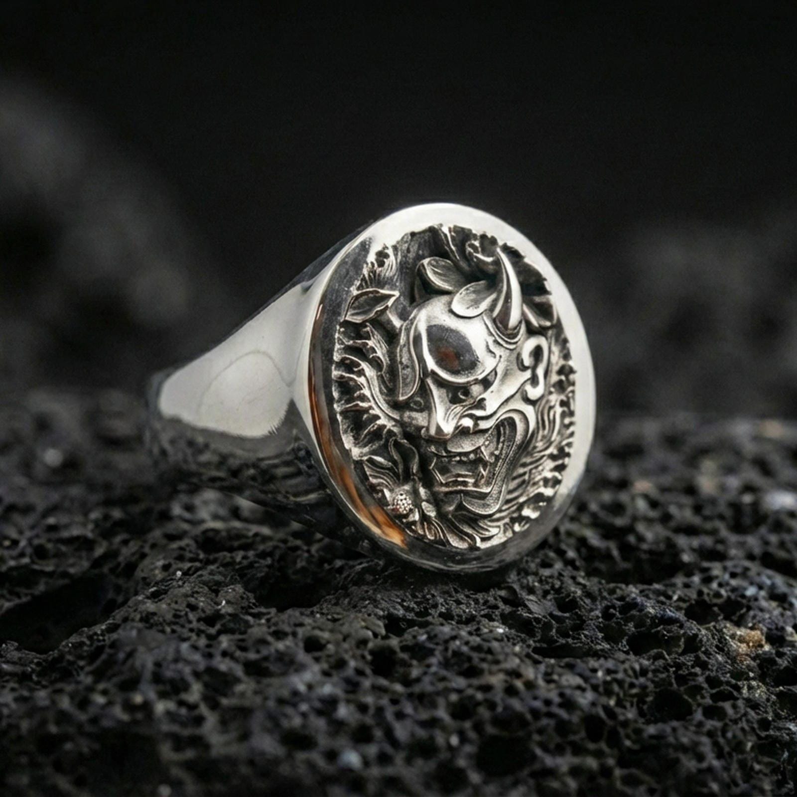 Oni Men’s Pinky Signet Ring
