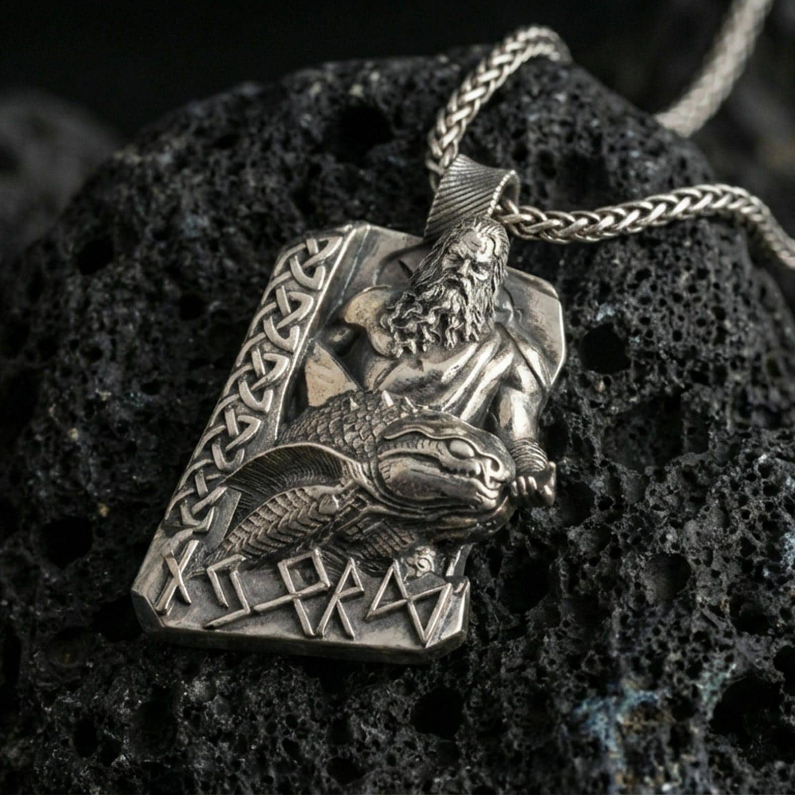 Njord Pendant