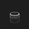 Video in Galerie-Betrachter laden und wiedergeben, Spinning Maltese Cross Wedding Band Ring, Rotating Design, Engravable Inside, Symbol of Valor & Faith
