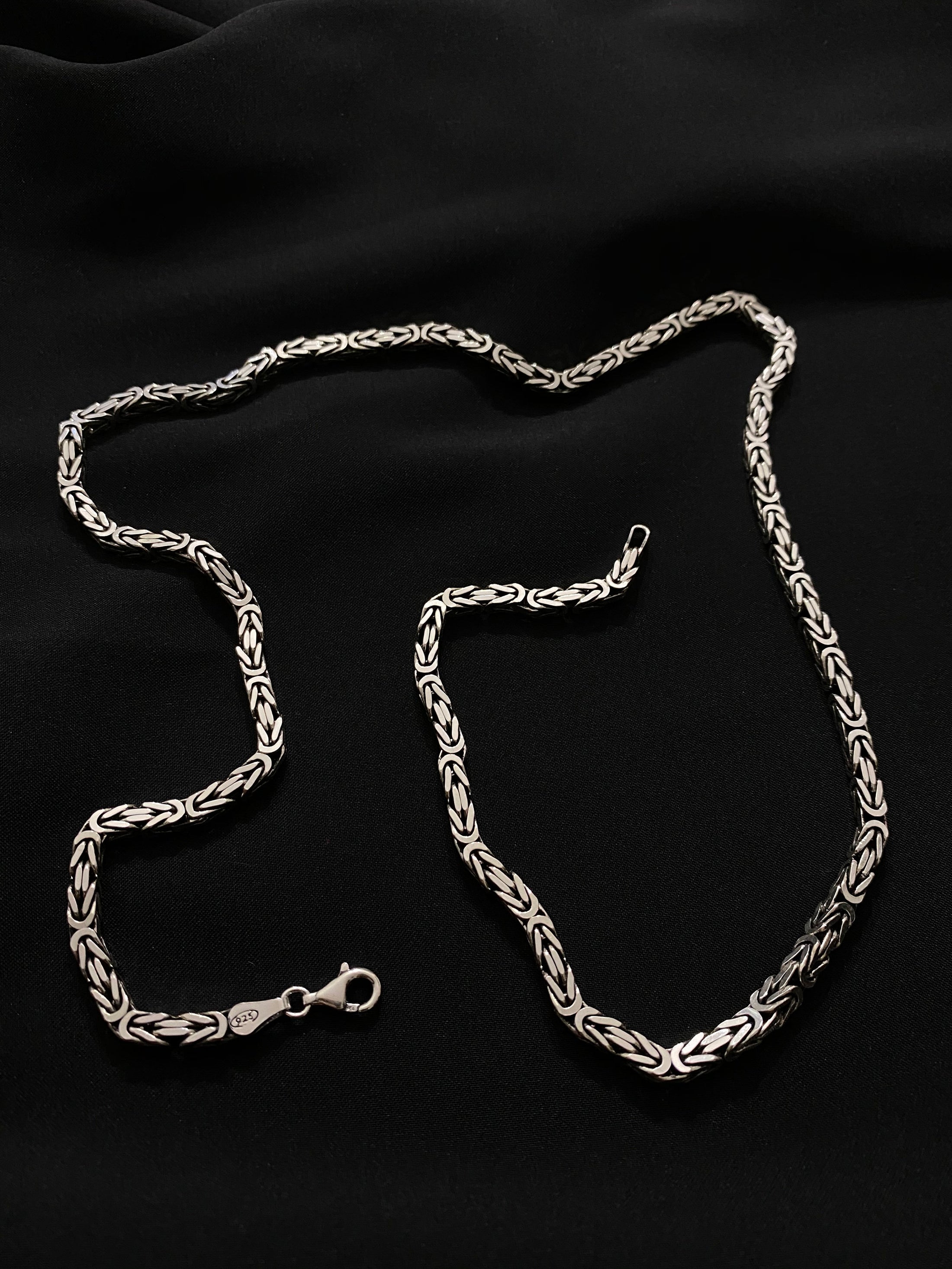 Square Byzantine Chain