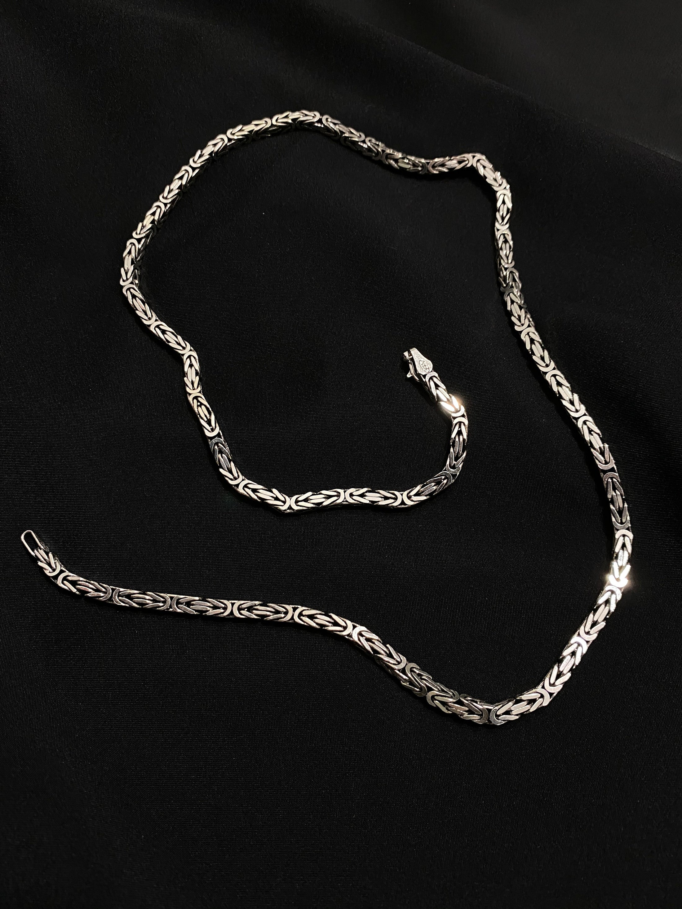 Square Byzantine Chain