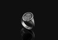 Bild in Galerie-Betrachter laden, Mother Mary Signet Ring
