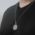 Bild in Galerie-Betrachter laden, Yggrasil Pendant Necklace
