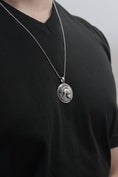 Load image into Gallery viewer, Spartan Helmet Pendant
