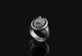 Bild in Galerie-Betrachter laden, Wolf Signet Ring
