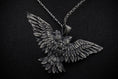 Bild in Galerie-Betrachter laden, Two Headed Eagle Necklace
