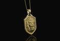 Bild in Galerie-Betrachter laden, Lion Pendant
