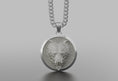 Bild in Galerie-Betrachter laden, Gold Bear Pendant
