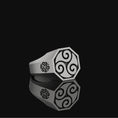 Bild in Galerie-Betrachter laden, Celtic Triskelion Ring
