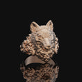 Bild in Galerie-Betrachter laden, Wolf Head Ring
