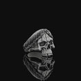 Bild in Galerie-Betrachter laden, Gothic Laurel Wreath
