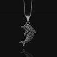 Bild in Galerie-Betrachter laden, Dolphin Necklace, Silver
