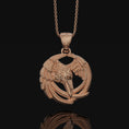 Bild in Galerie-Betrachter laden, Silver Raven Necklace,
