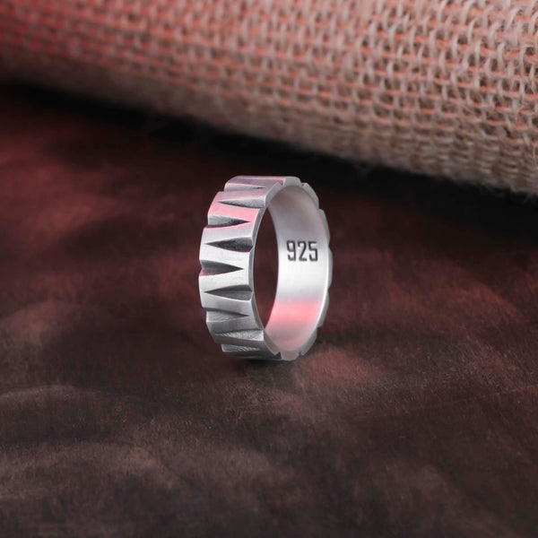 Unisex Band Ring, Modern