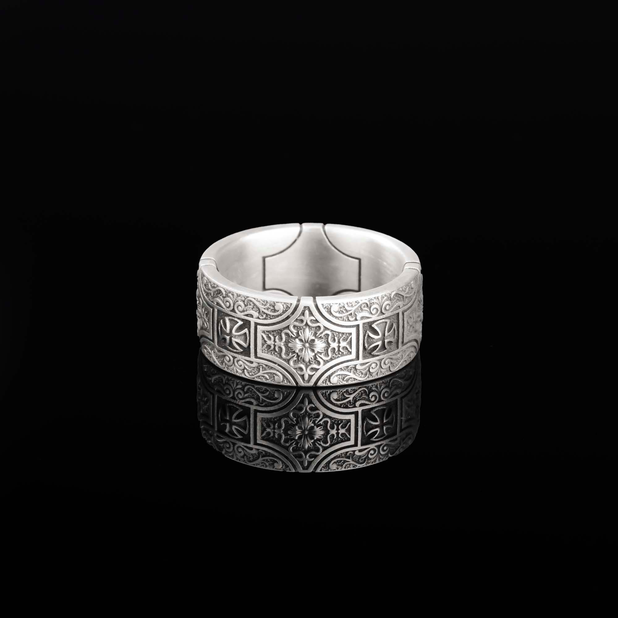 Cross and Fleur Pattern Band