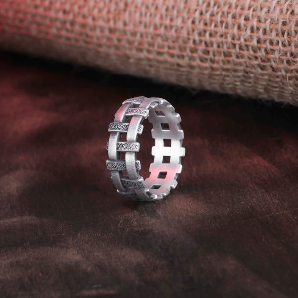 Wicker Cross Ring,