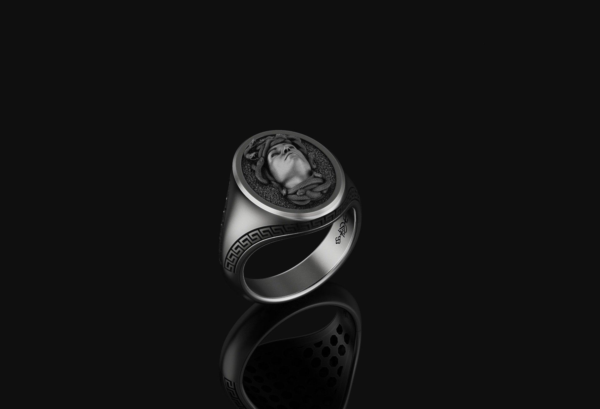 Medusa Ring