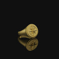 Bild in Galerie-Betrachter laden, Compass Ring Gold Finish
