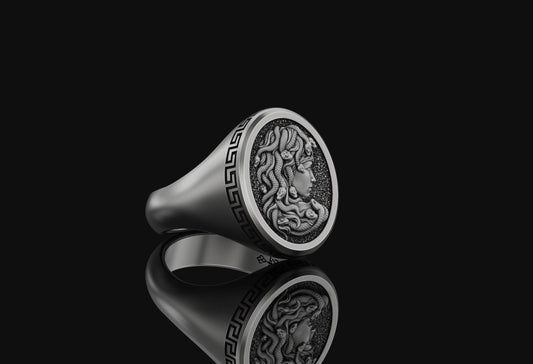 Medusa Ring