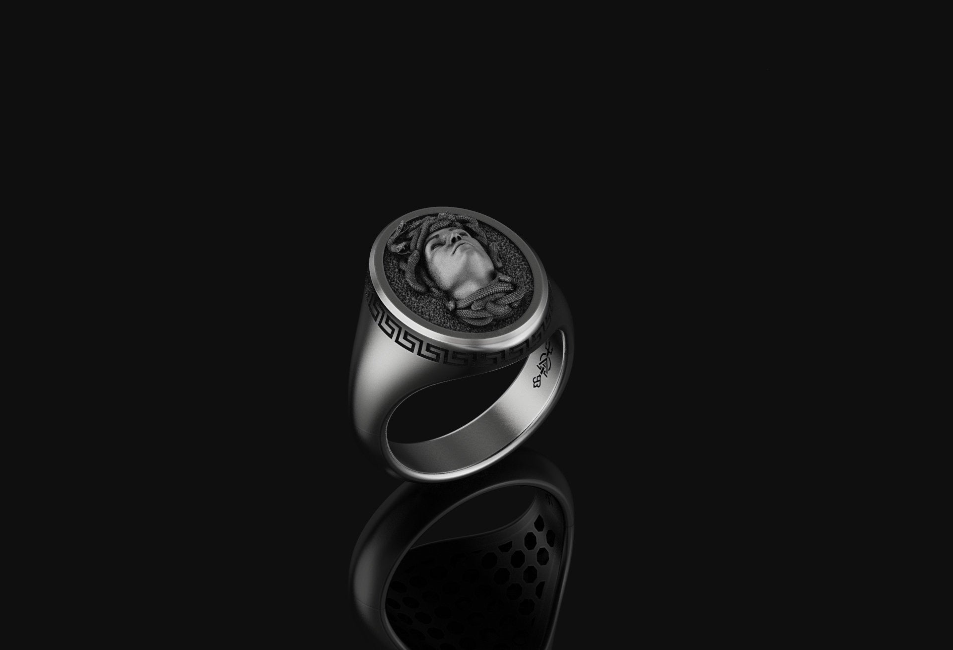 Medusa Ring