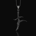 Bild in Galerie-Betrachter laden, Middle Earth Warrior Necklace Oxidized Finish
