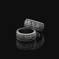 Bild in Galerie-Betrachter laden, Rotating Hieroglyph Band - Engravable Oxidized Finish
